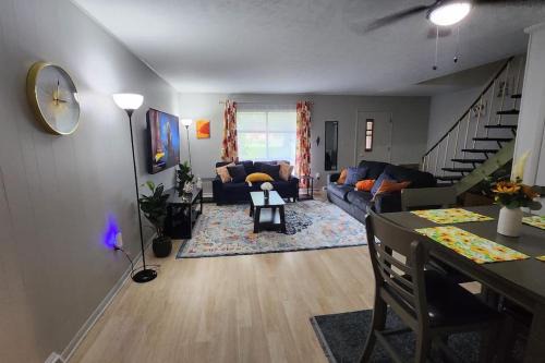 Euclid House | Tastefully Furnished 3bd @Euclid