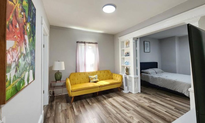 Springfield Apartment | Tastefully furnished repose home