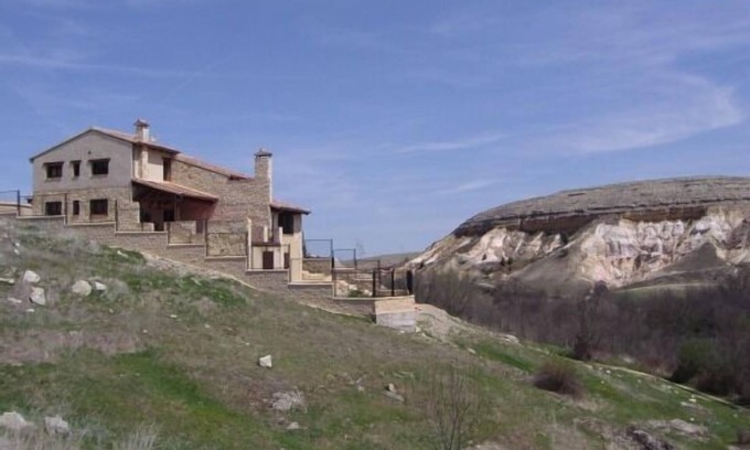 La Salceda Cottage | Tejada del Valle. Between Pedraza and Navafría. Sierra de Guadarrama Park.