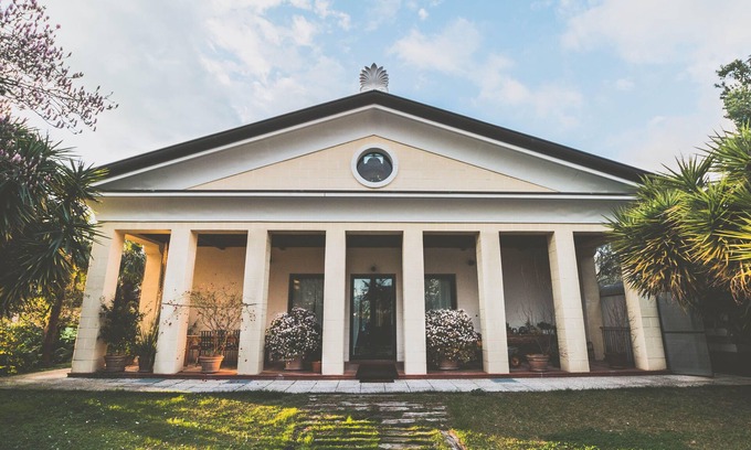 Massa Apartment | Tempio 1 Mansarda Large bright apartment in villa in Massa, Tuscany