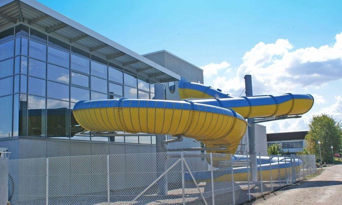 Damp House | Tent roof house with WiFi - 2 x TV - tent roof house