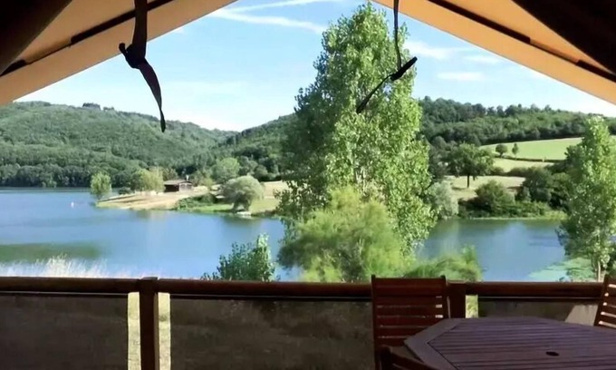 Saint-Paul-de-Vezelin House | Tent Safari Lodge Naturnahe See 5 Personen