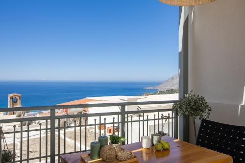 Mirthios Apartment | Thèas House