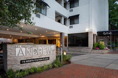 Great Neck Plaza Hotel | The Andrew Hotel