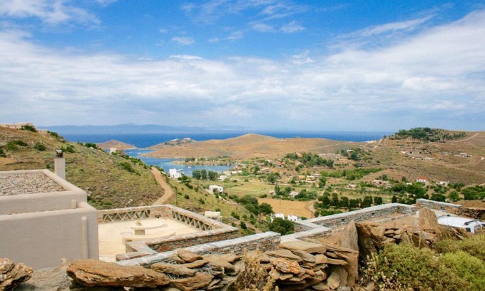 Vourkari House | The Art House