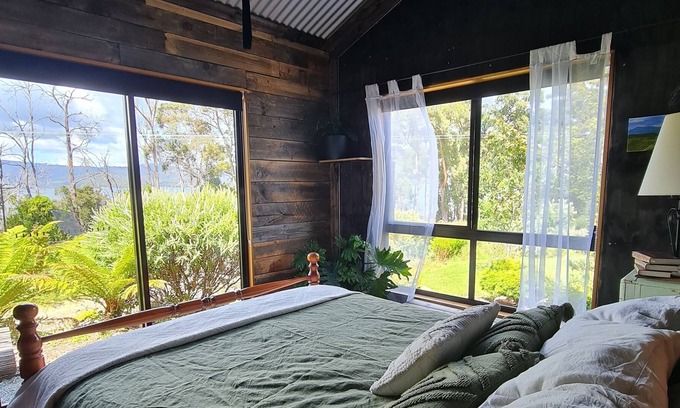 Huon Valley Cottage | The Art Studio @ Ripples Art Farm