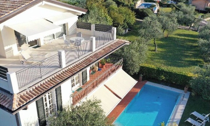 Albisano Apartment | The attic of Villa Ca ’Bianca 16