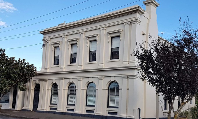 Koroit Apartment | The Bank - An indulgent apartment right in Koroit