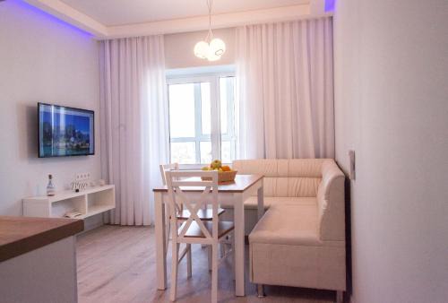 Solomjanskyj Apartment | The best apartment in Kiev Blue