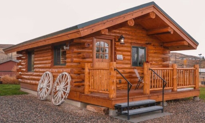 Salmon Cabin | The Bighole Cabin at J&J Cabins