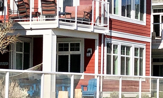 Okanagan-Similkameen House | The Birdhouse - Waterfront Cottage with Pool Table and Boat Slip!