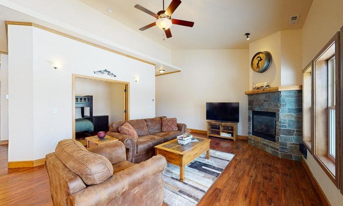 Dover Bay Apartment | The Blue Heron