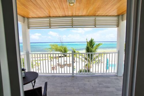 Colliers Bay House | The Blue Iguana at Cottages