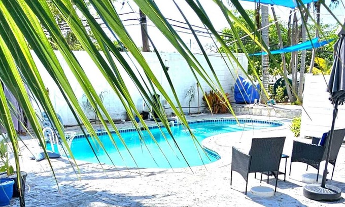 Gambier Villa | The Blue Margarita - Nassau Get-a-way