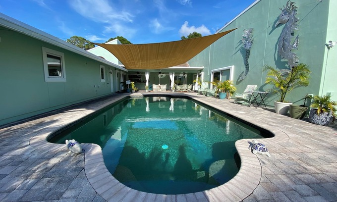 Seminole Apartment | The Blue Room Bungalow with Saltwater Pool