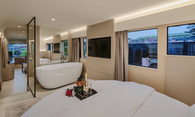 Changi Resort | The Bus Collective