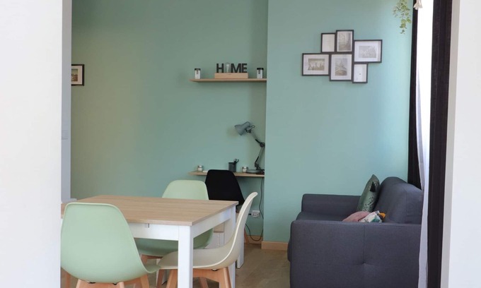 Chanteloup-les-Vignes Apartment | THE CAPTAIN'S LAIR