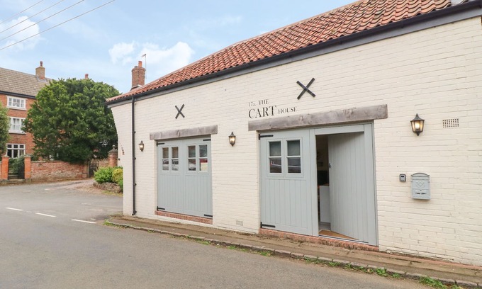 Melton Mowbray House | THE CART HOUSE, pet friendly in Melton Mowbray