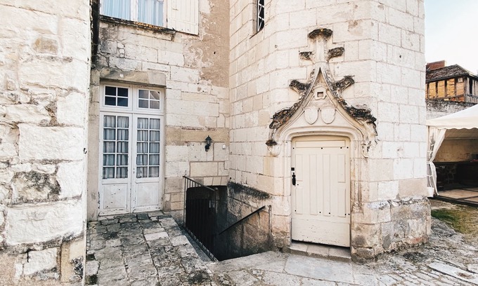 Montrichard Val de Cher House | The Chancellery, large capacity cottage, disabled access, guest house, apartment