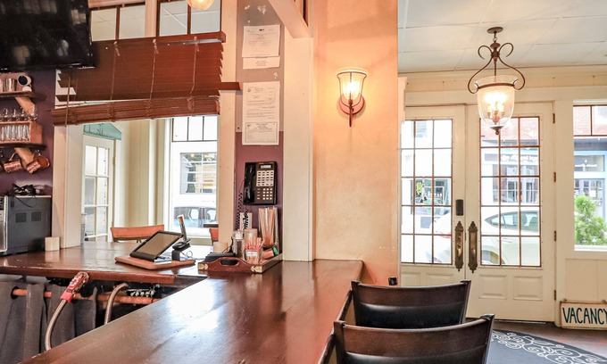 Onancock Hotel | The Charlotte Hotel & Restaurant