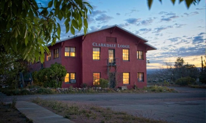 Clarkdale Apartment | The Clarkdale Lodge