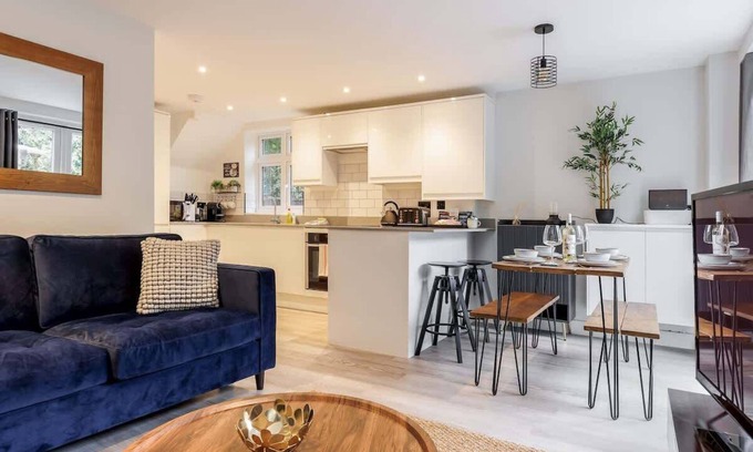 Corfe Apartment | The Coach House- Spacious Outside Decking