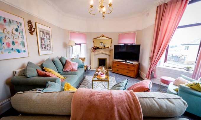 Colne House | The Cobbles