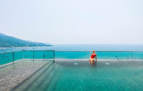 Tho Quang Beach Hotel | The Code Hotel & Spa Da Nang - Complimentary Daily Afternoon Tea in Sky Bar