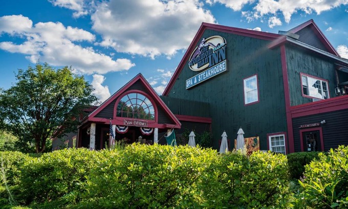 Plymouth Hotel | The Common Man Inn, Spa & Lodge