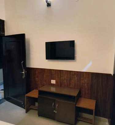 Dhikuli House | The Corbett Caves Inn