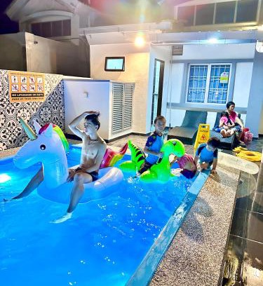 Sungai Pelek House | The Cozy Home