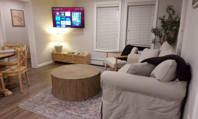 Seabrook Apartment | The Crab Shack - Coastal Charm Near Hampton Beach