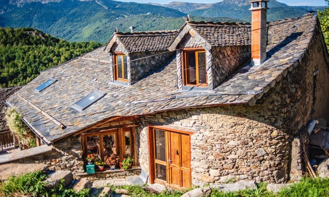 Ascou House | The Dragon Barn - Grenier