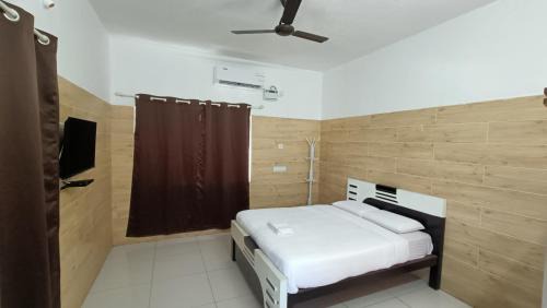 Paiyanur House | The Elite Inn