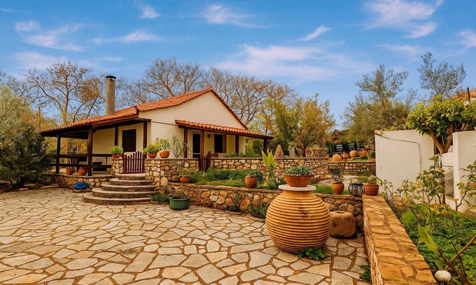 Aipeia House | The Fairytale House Seaside Retreat