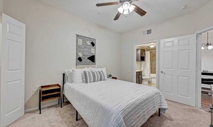 Baytown Apartment | The Farmhouse Inn Sum