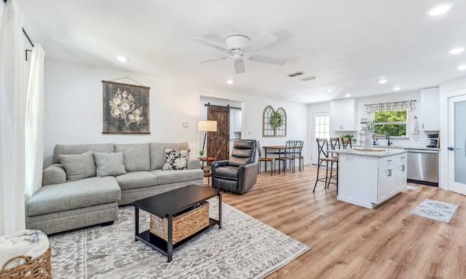 Stephenville House | The FarmHouse on Ollie