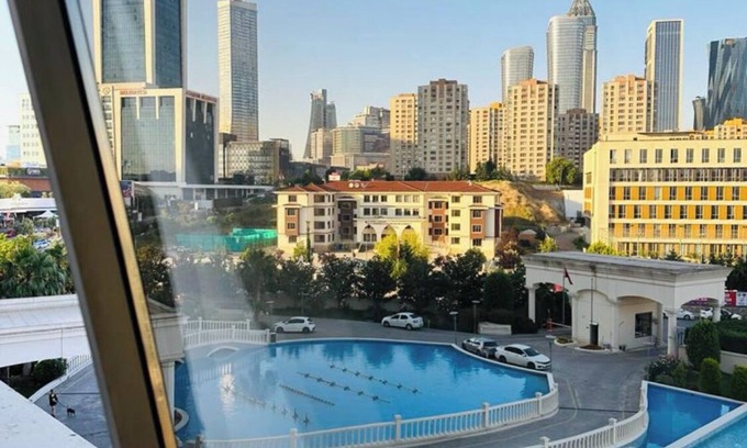 Atasehir Apartment | The Flat in a Residence With a Pool View