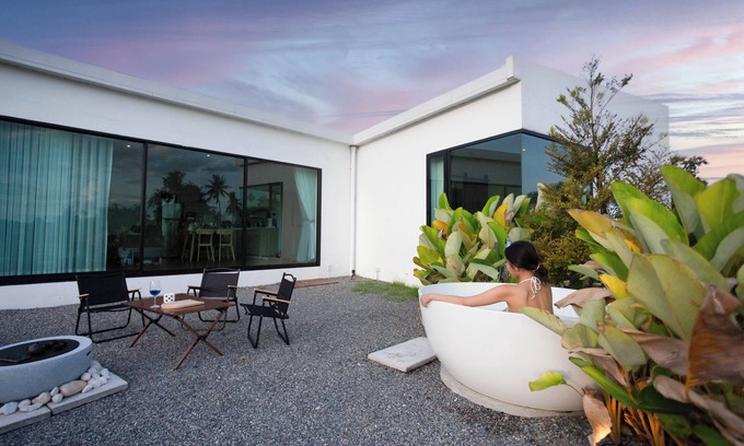 San Sai Villa | The Floating Villa BBQ Bikes Rice Fields