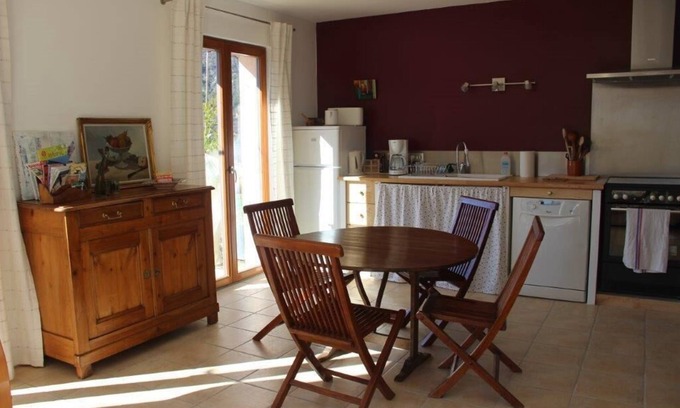 Roche-Saint-Secret Apartment | The house Apricot, ground floor, quiet, by nature, close to Nyons