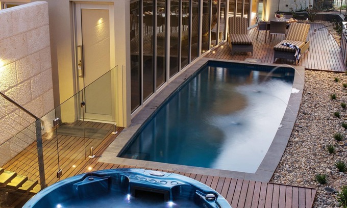 Paringa Villa | The Frames 'Montage' Luxury Retreat