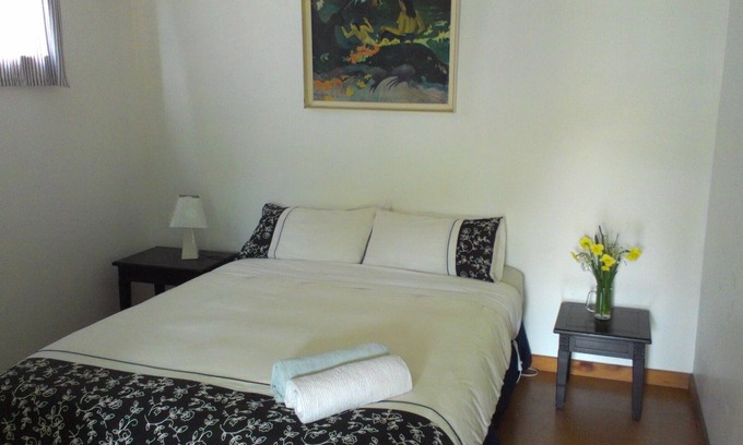 Collingwood House | The Garden Flat: a country apartment close to the beach and daywalks.