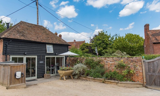 Langdon Cottage | The Nut Hatch - a holiday let that sleeps 2 guests in 1 bedroom