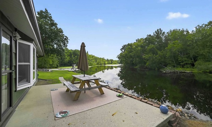 Onondaga House | The Grand Riverhouse