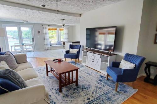 Inman House | The Great Escape - Lakefront Rental with Views
