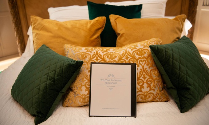 Mercer Apartment | The Green Room at The Big Brickhouse