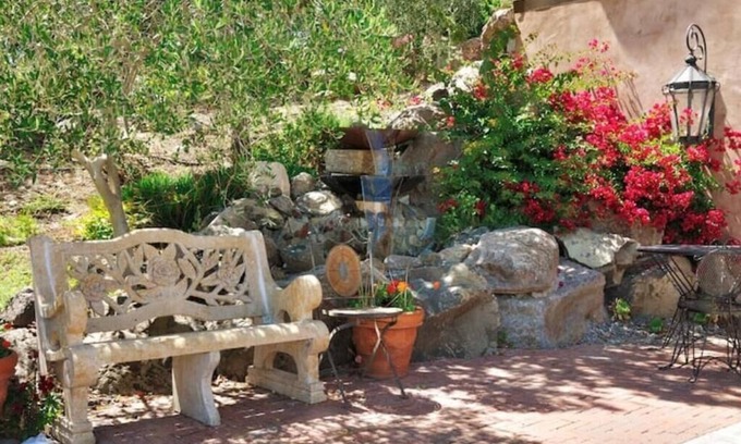 Petaluma House | The Guest House at Azari Vineyards - pool + views