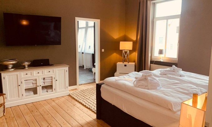 Freinsheim Apartment | THE Hampton Hock's Nr. 2 Apartment Zentrale Lage, Wellnessbereich, Dachterrasse