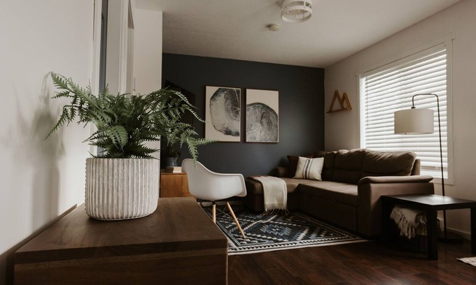 Magna bay Cabin | The Hideout Cabin 2 with Hot tub!