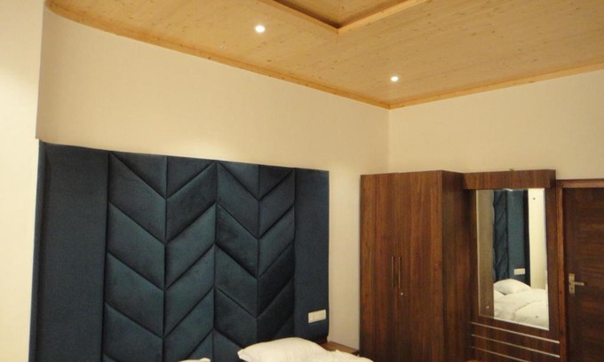 Shimla Bed & Breakfast | The Hill Crest Inn